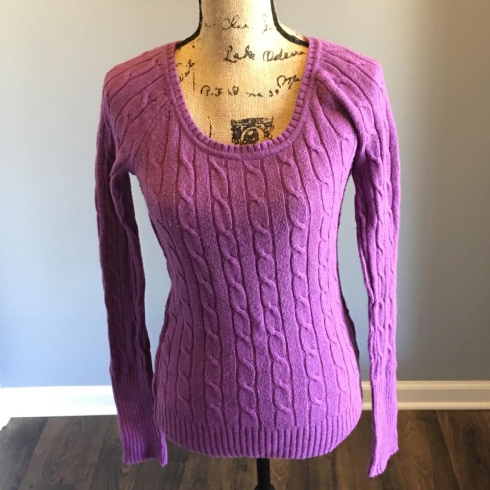 American Eagle sweater